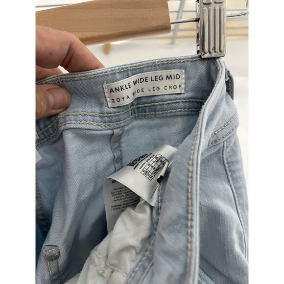 Guess USA Zoya Wide Leg Crop Jeans Light Wash  Size 26 - Picture 9 of 10